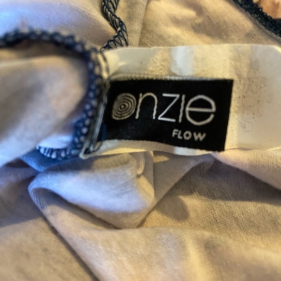 Onzie flow top - Picture 3 of 4